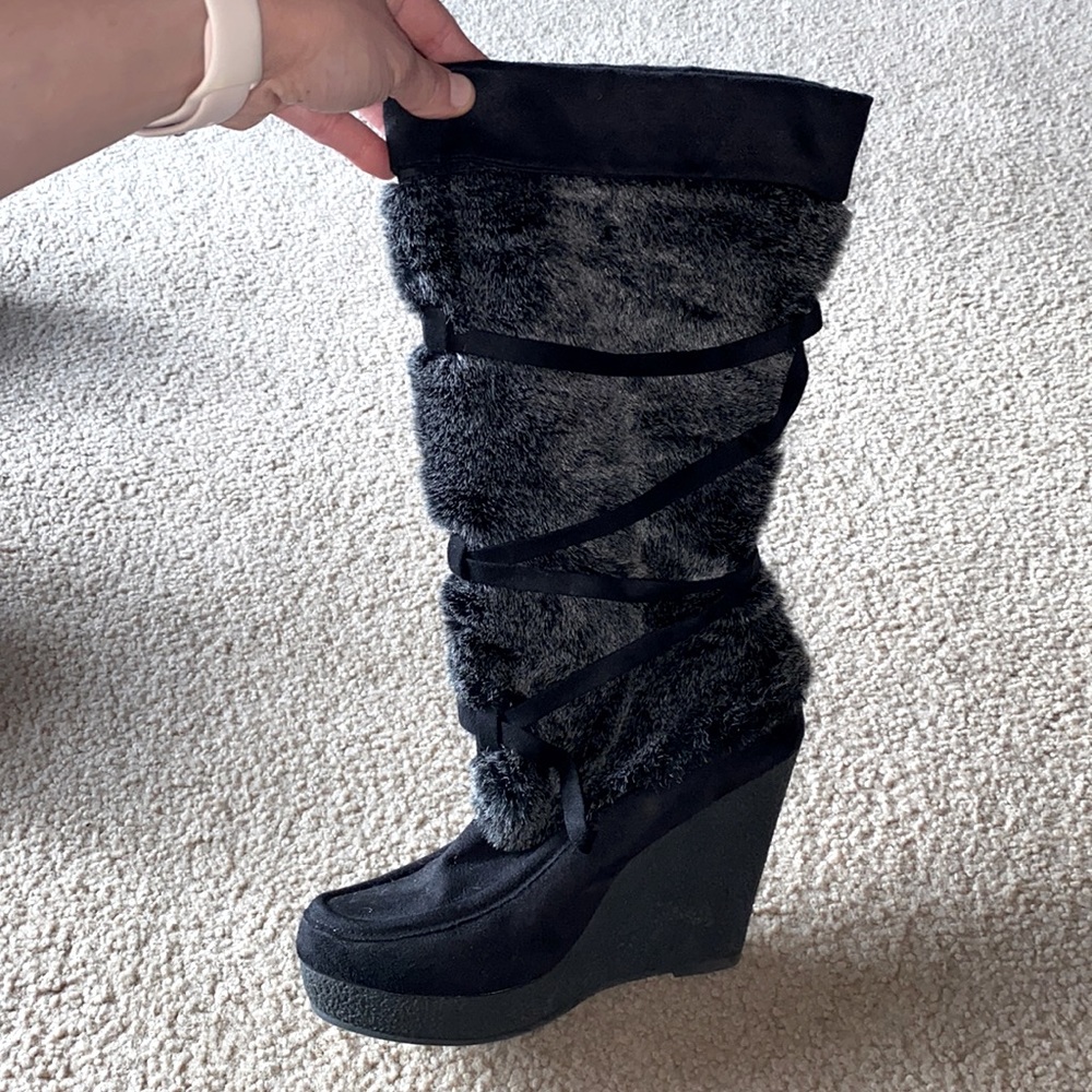 Decree size 8.5 Fur Boots